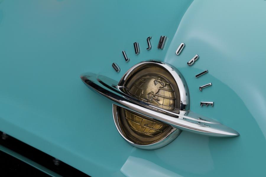  Oldsmobile 98 Convertible 1951 года  (фото 15 из 19)
